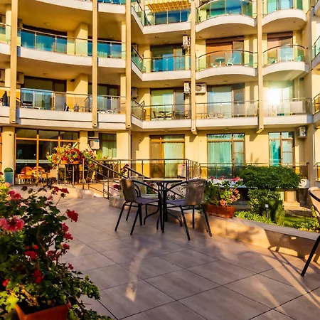 Prestige Ii Apartmanhotel Primorszko